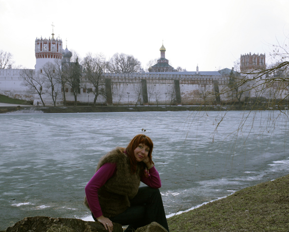 Елена Архипова: В Москве я скрываюсь в театрах и монастырях